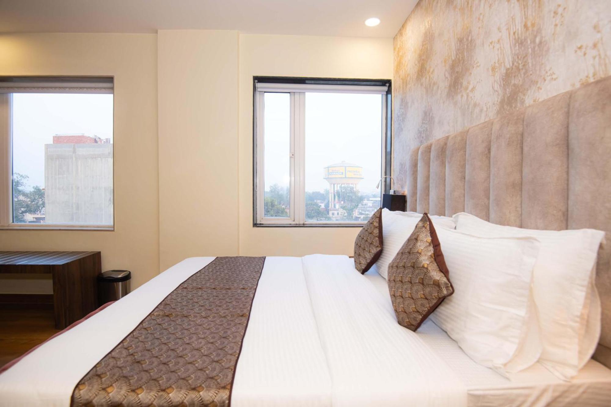 Faizābād Hotel Avadh Classio Near By Ram Mandir מראה חיצוני תמונה